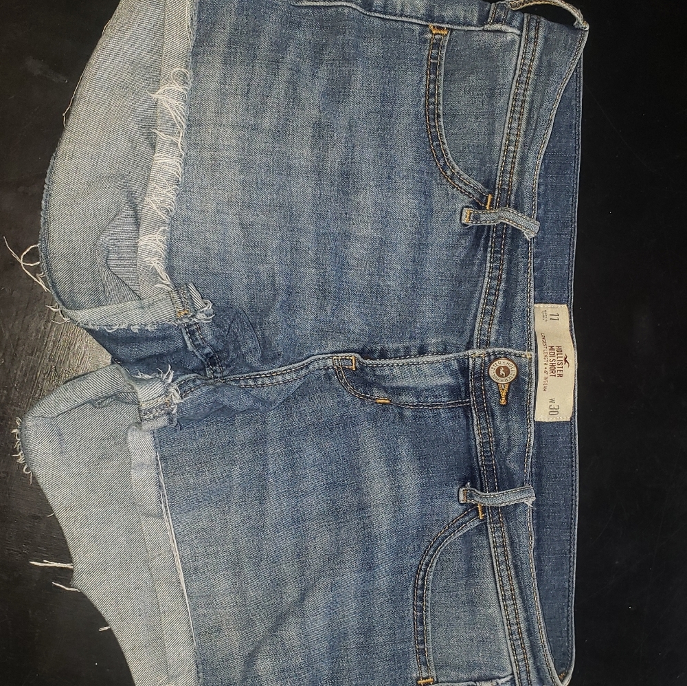 Hollistet cutoffs